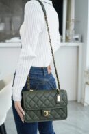 CHANEL 22K 邮差豆腐包 AS3653橄榄绿
