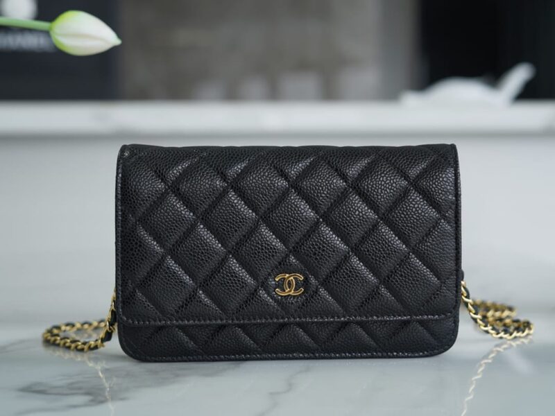 CHANEL 经典款WOC发财包 A33814黑色金扣