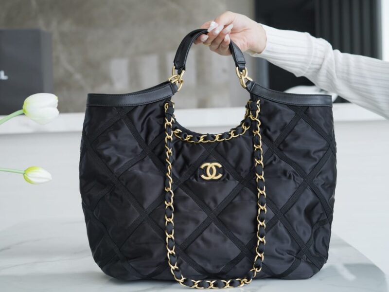 CHANEL 22P 春夏新品尼龙链条购物袋 AS2993