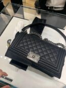 CHANEL LEBOY 25 进口鱼子酱牛皮翻盖包 A67086黑色银扣