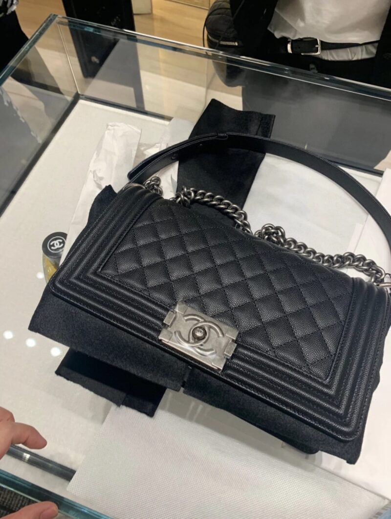 CHANEL LEBOY 25 进口鱼子酱牛皮翻盖包 A67086黑色银扣 - Image 2