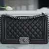 wsxc1670433089841_0.jpg CHANEL LEBOY 25 进口鱼子酱牛皮翻盖包 A67086黑色银扣