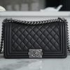 CHANEL LEBOY25 正品皮黑色银扣大球纹口盖包 A67086
