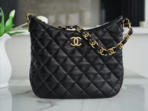 Chanel 22k hobo As3631