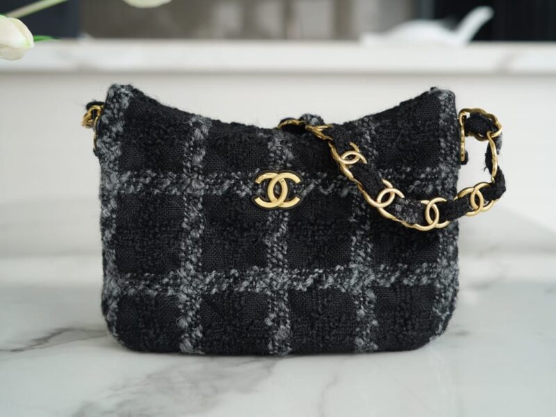 CHANEL 22K 新款HOBO粗花呢腋下包 AS3562