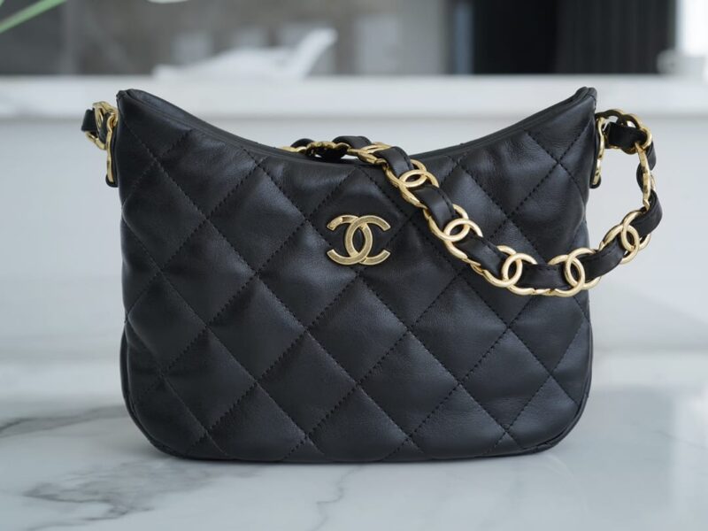 CHANEL 22K 新款HOBO羊皮腋下包 AS3562黑色