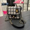 wsxc1670955409527_0.jpg CHANEL 22K 斜纹毛呢 小号 黑白邮差豆腐包 AS3652