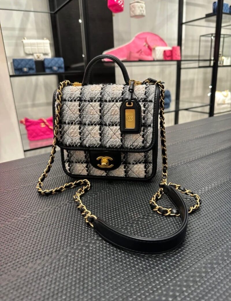 CHANEL 22K 斜纹毛呢 小号 黑白邮差豆腐包 AS3652 - Image 2