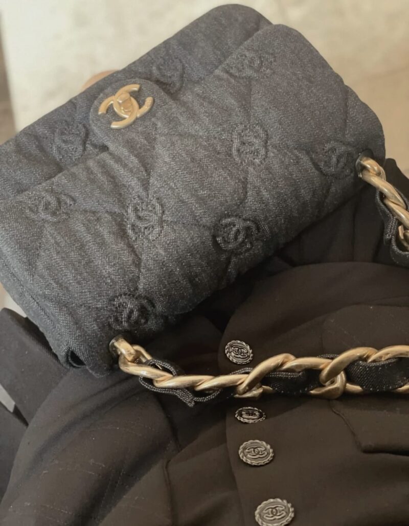 CHANEL 22s 丹宁牛仔腋下包 AS3216 - Image 2