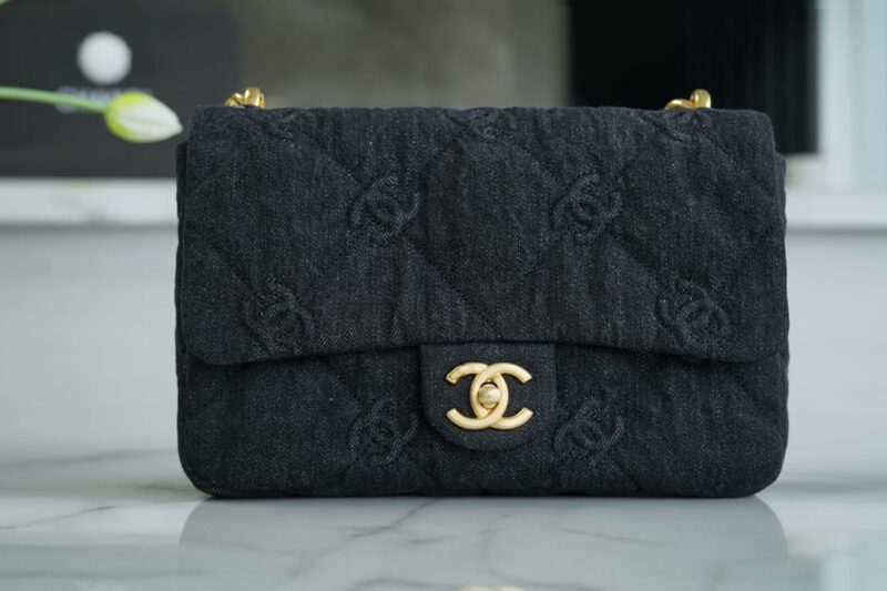 CHANEL 22s 丹宁牛仔腋下包 AS3216