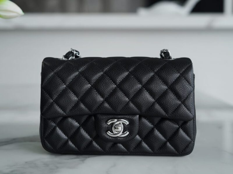 CHANEL Classic Flap CF20CM 正品皮荔枝纹黑色银扣Mini口盖包 A01116