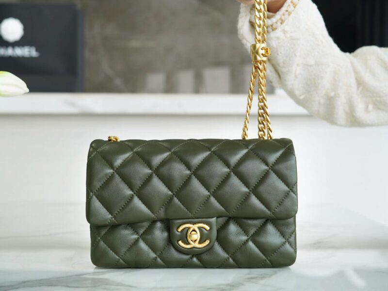 CHANEL 22K 新款调节扣口盖包 AS3393橄榄绿