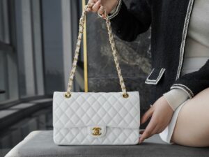 Chanel Cf25 Classic Flap Bag A01112