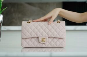 Chanel Cf25 Classic Flap Bag A01112