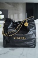 CHANEL 22 小号手袋 AS3260黑色金扣
