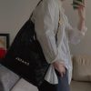 wsxc1671564782845_0.jpg CHANEL 22 大号手袋 AS3262黑色白扣