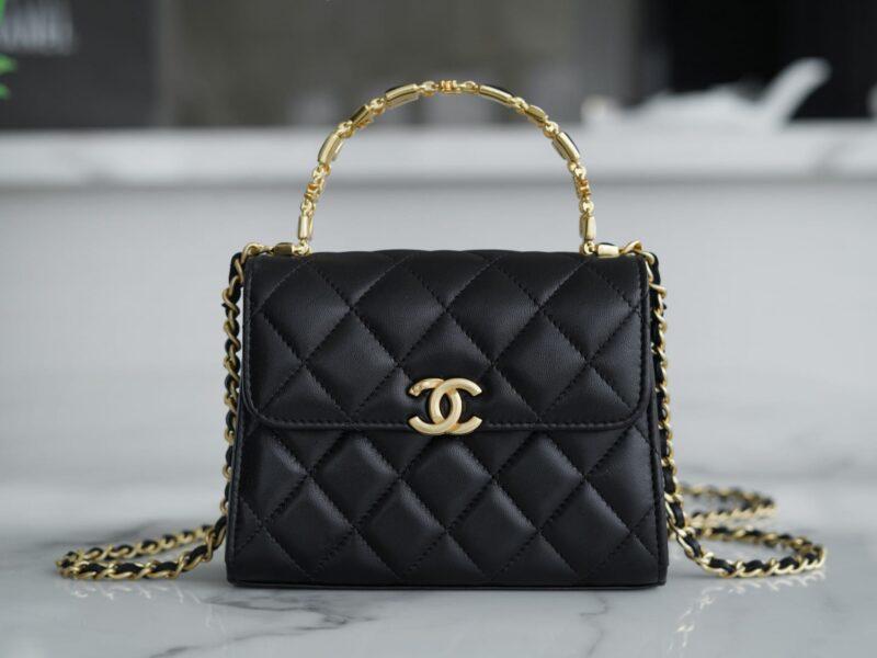 CHANEL 22B 珐琅扣Kelly中号黑色链条包 AP2945