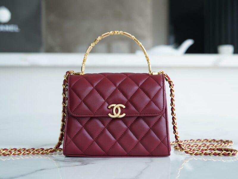 CHANEL 22B 珐琅扣Kelly中号酒红色链条包 AP2945