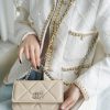 wsxc1671737087109_0.jpg CHANEL 19 WOC 链条包 AP0957杏色/银扣