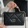 CHANEL 19 WOC 链条包 AP0957黑色/银扣