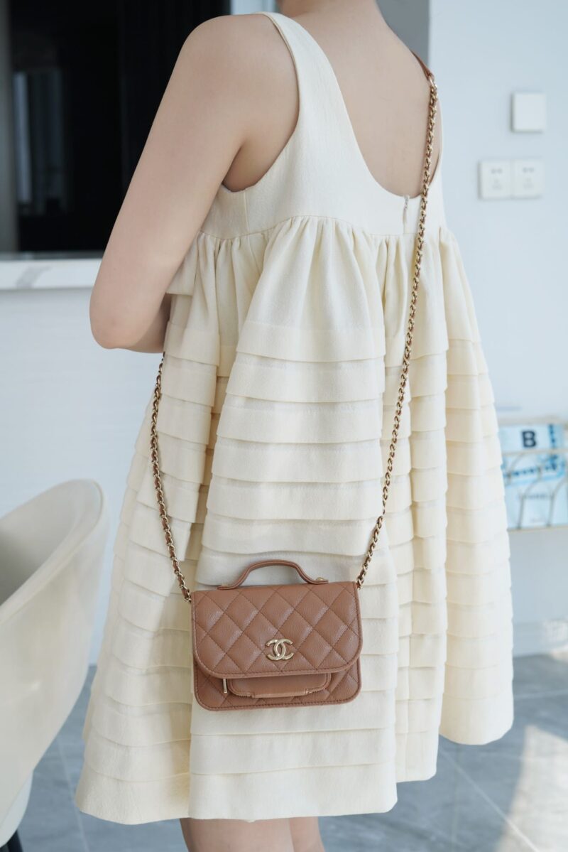 CHANEL 22B 焦糖色Mini邮差包 AP2914 - Image 2
