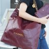 wsxc1672263513332_0.jpg CHANEL 22 大号手袋 AS3262酒红色/金扣