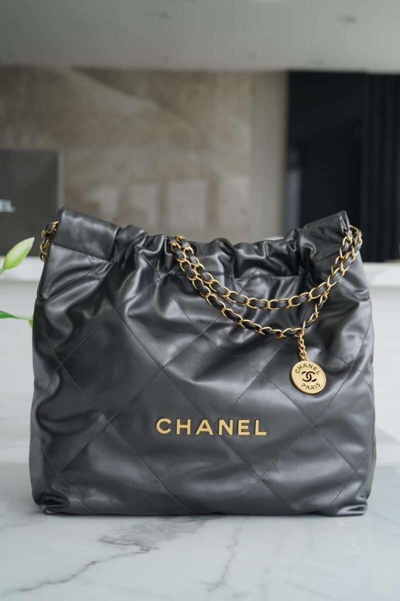CHANEL 22 手袋 AS3261金属灰