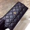 CHANEL 经典进口球纹牛皮金扣二折钱夹 A50096