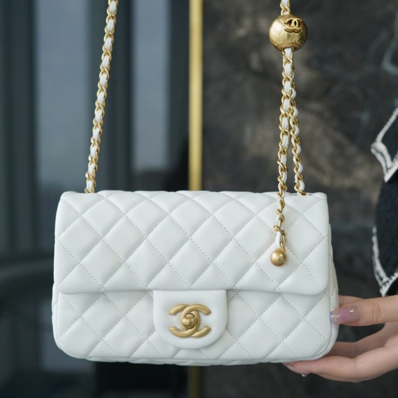 CHANEL CF20CM 白色大Mini金属球口盖包 AS1787
