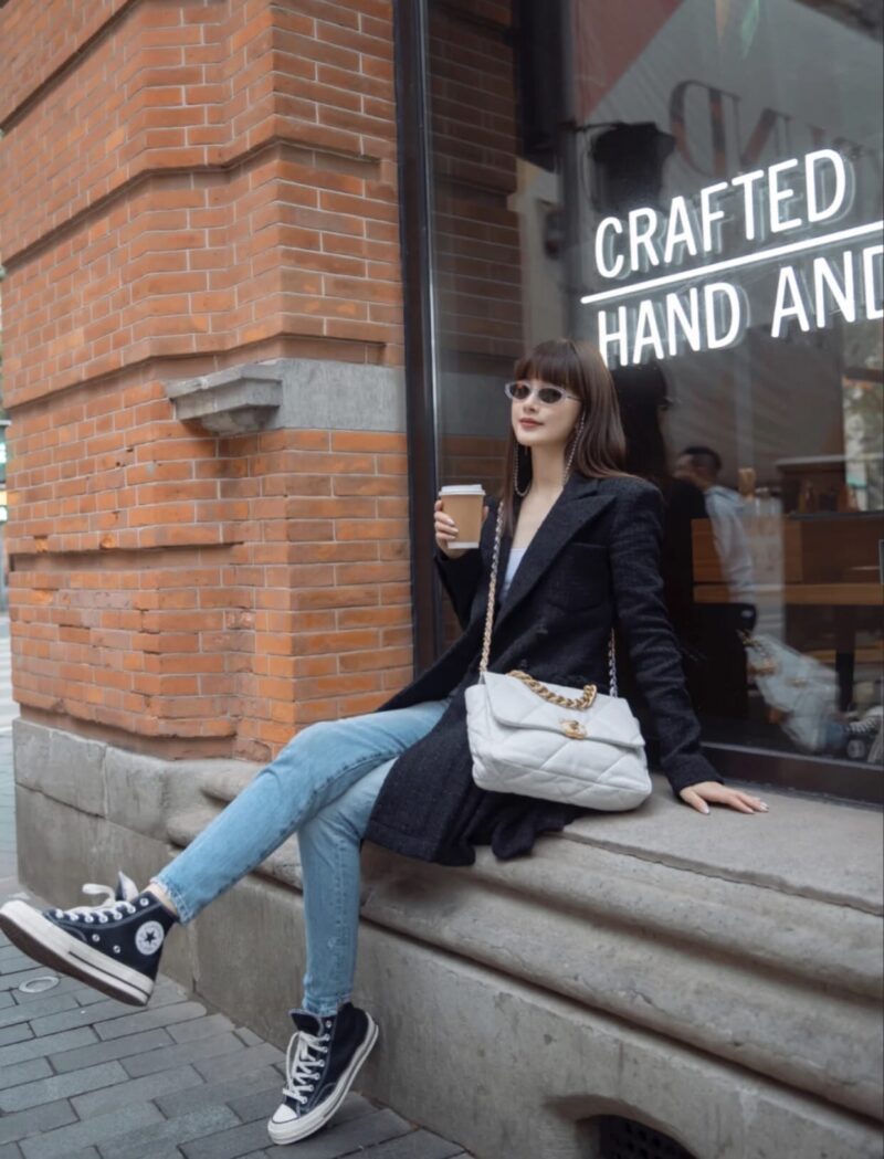 CHANEL 中号30CM 19BAG AS1161白色金扣 - Image 2