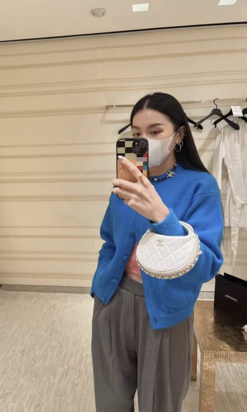 CHANEL 23C 呼啦圈手拿包 AP3095 B09796 10601 - Image 2