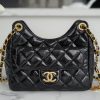 CHANEL 23C 黑色皱纹牛皮小号流浪包 AS3710 B09746 94305