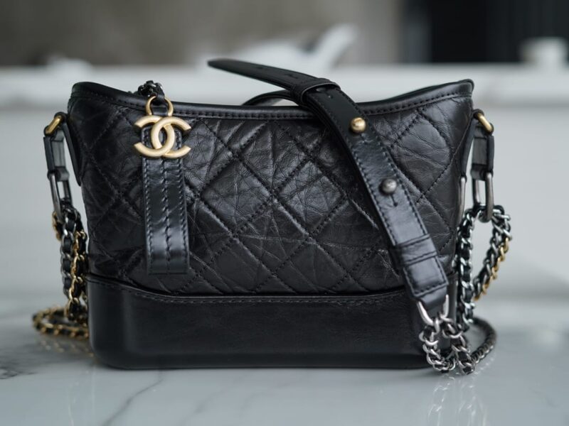 CHANEL Gabrielle 正品皮经典款菱格黑色小号流浪包 A91810