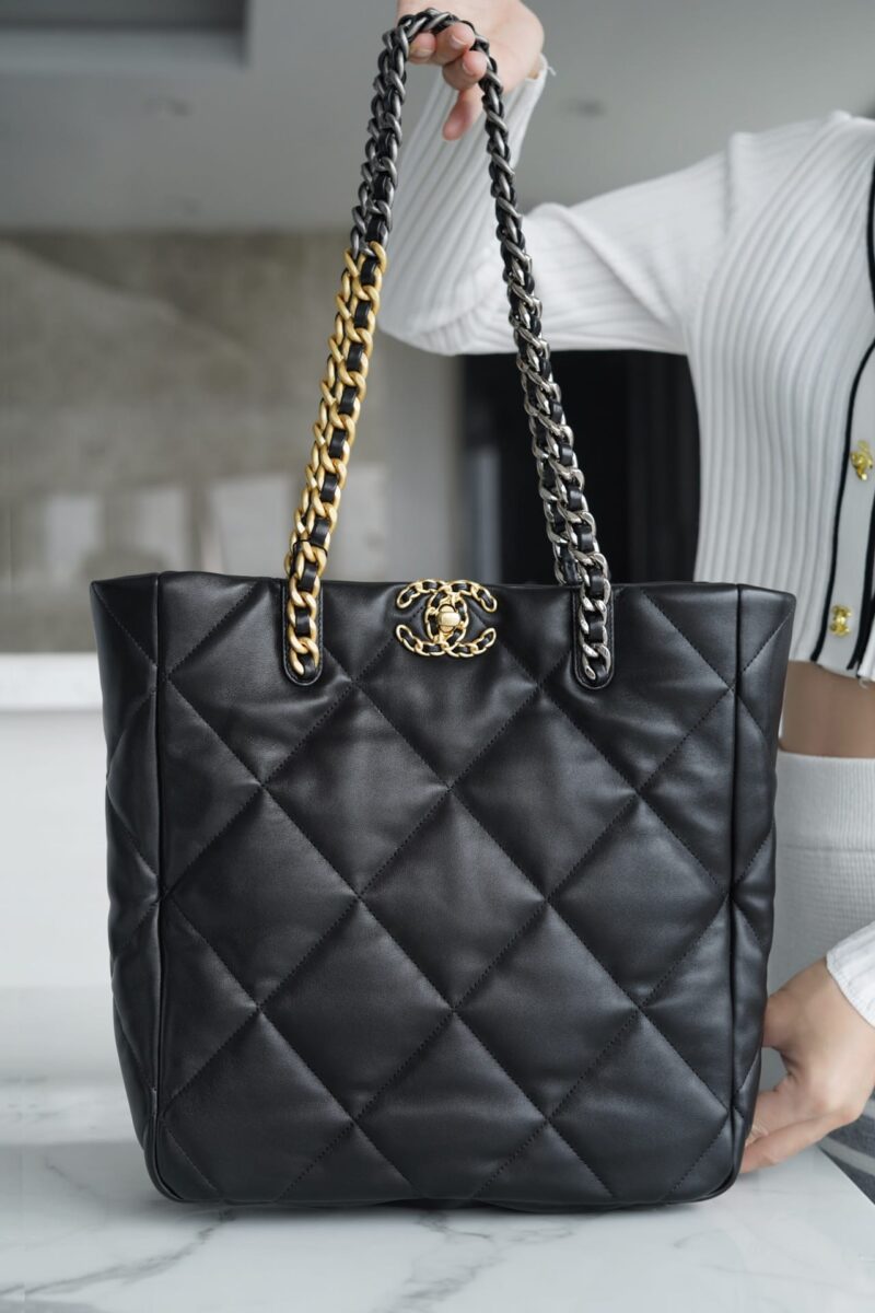 CHANEL 19购物包 AS3519 B04852 94305