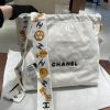 wsxc1673626977431_0.jpg CHANEL 22 小号手袋 AS3260白色黑扣
