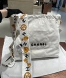 CHANEL 22 小号手袋 AS3260白色黑扣