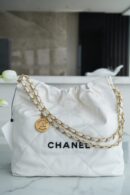 CHANEL 22 小号手袋 AS3260白色黑扣