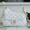 CHANEL 23C 白色皱纹牛皮小号流浪包 AS3710