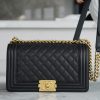 wsxc1676756363167_1.jpg CHANEL 小球纹牛皮 Leboy 25 口盖包 A67086黑色