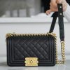 wsxc1676758306103_1.jpg CHANEL 小球纹牛皮 Leboy 20 翻盖包 A67085黑色/金扣