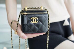 Chanel mini Ap2292