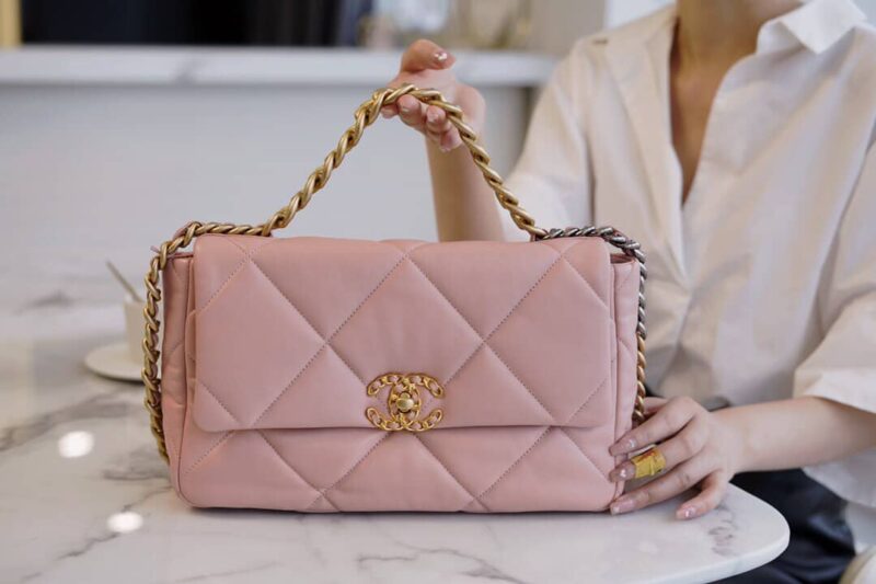 CHANEL 中号30CM 19BAG AS1161蜜桃粉/金扣