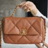 wsxc1677612561186_1.jpg CHANEL 小号26CM 19BAG AS1160焦糖色/金扣