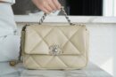 CHANEL 小号26CM 19BAG AS1160奶茶杏/银扣