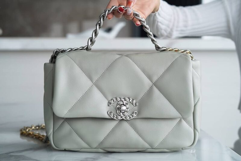 CHANEL 小号26CM 19BAG AS1160奶绿灰/银扣