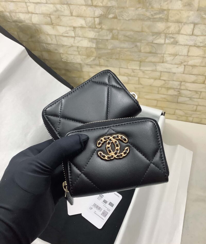 CHANEL 经典菱格纹19黑色羊皮金色扣大cc logo 拉链卡包 AP0949 - Image 2
