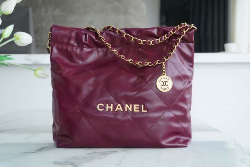 CHANEL 22 小号手袋 AS3260紫红/金扣