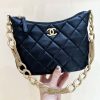 CHANEL 23A 高级手工坊系列 hobo腋下包 AS4220黑色