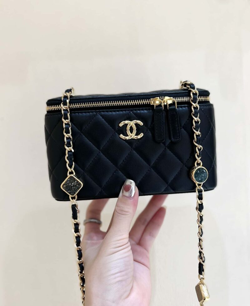 CHANEL 23A 高级手工坊系列 限量版宝石链条盒子包 AP3416黑色