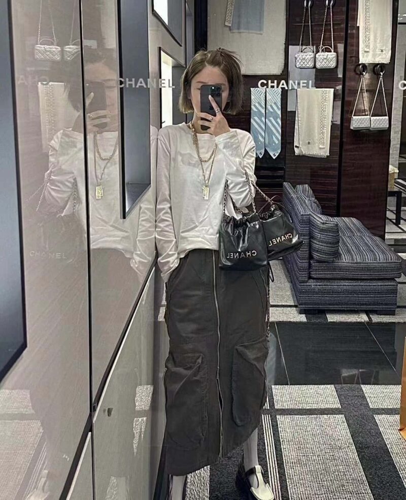 CHANEL 23S 春夏系列 mini 22 bag AS3980黑色/金扣 - Image 2